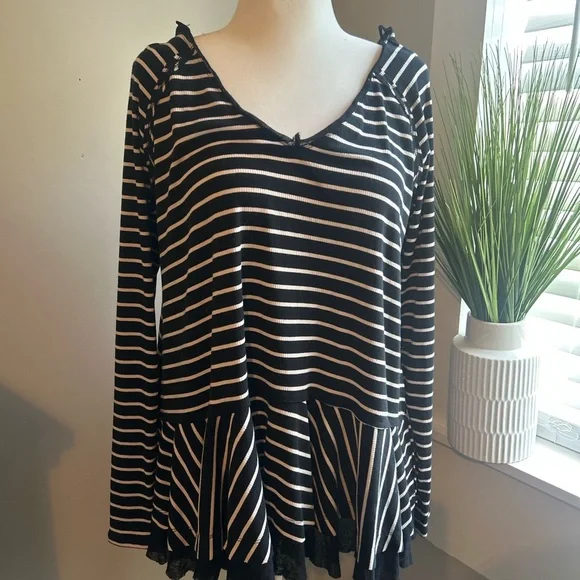 We The Free Black and Cream Striped Long Sleeve Top NWT , Large - Picture 5 of 5